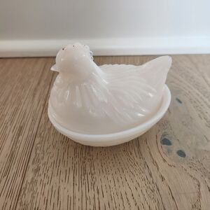 Vintage Hen On Nest White Milk Glass